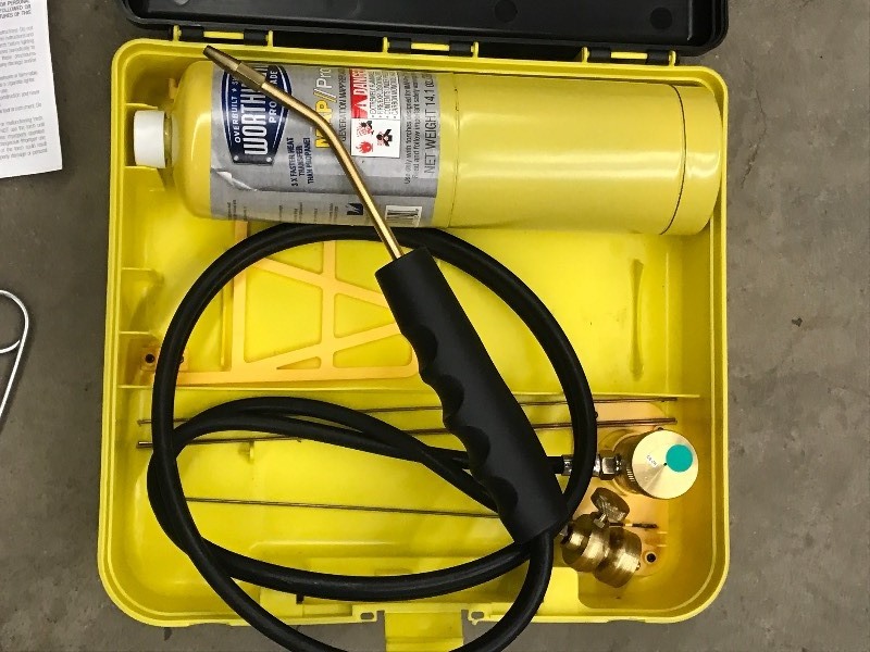 lot 33 image: LP Torch Set