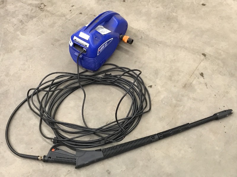 lot 47 image: Electric Pressure Washer