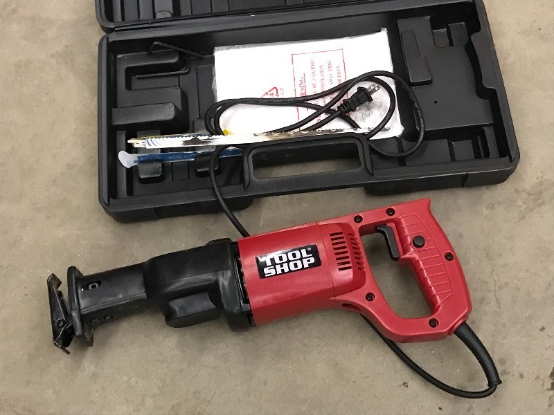 lot 59 image: Tool Shop Sawzall Set