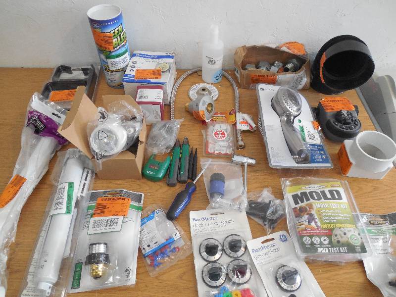 BOX LOT OF GOODIES