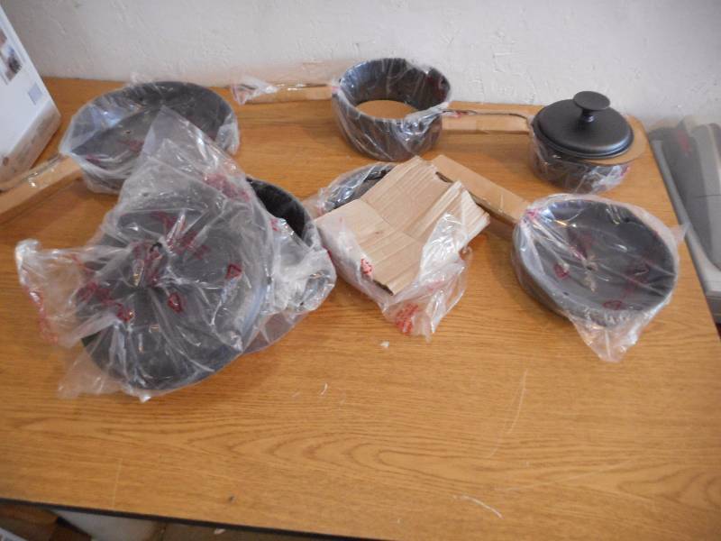 Chefs Mark 8-Pc. Cast Iron Cookware Set