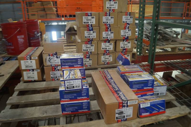 lot 1 image: ConcreteMasonry Screws, Lathing Washers