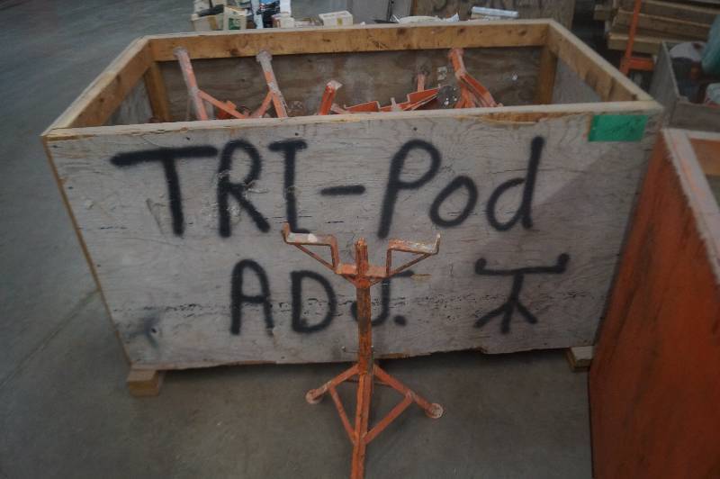 lot 16 image: Adjustable Tri-Pods