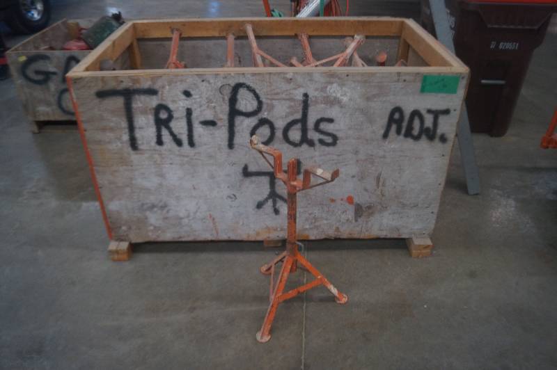 lot 17 image: Adjustable Tri-Pods