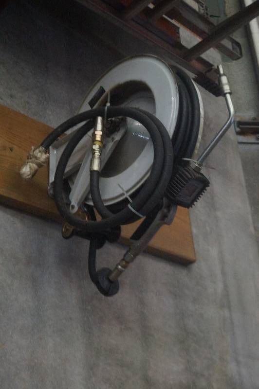 lot 26 image: Grease Hose Reel