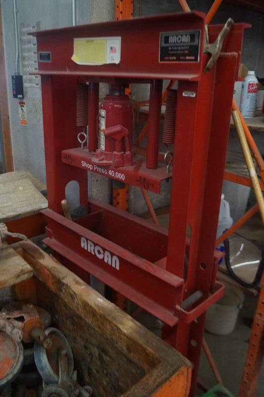 lot 44 image: 20 Ton Press