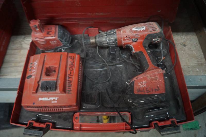 lot 98 image: Hilti Drill