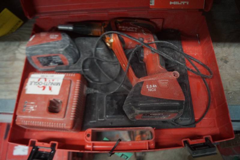 lot 164 image: Hilti Drill