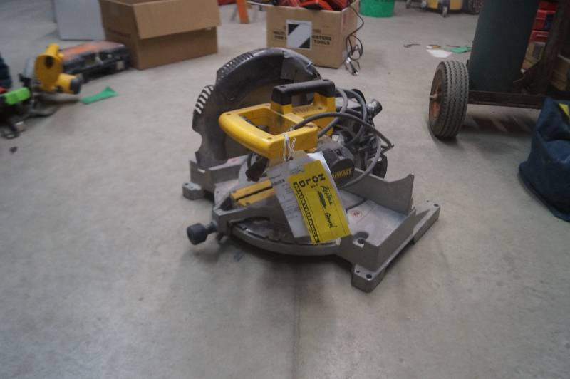 lot 169 image: DeWalt Miter Saw