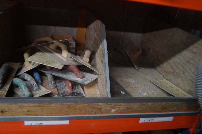 lot 186 image: Trowels