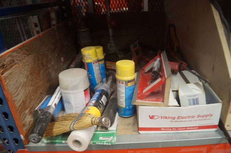 lot 215 image: Misc Tools & Supplies