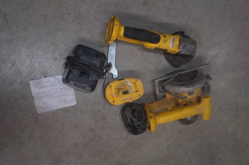 lot 241 image: DeWalt Skil Saw & Angle Grinder