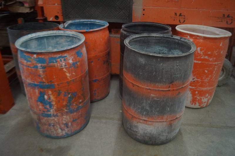 lot 267 image: Garbage Cans