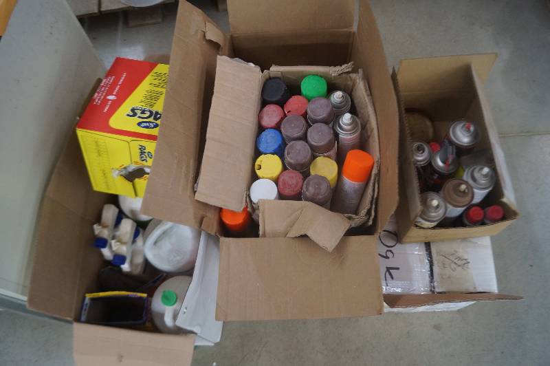 lot 288 image: Spray Paint