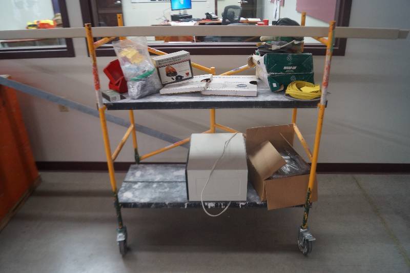 lot 289 image: Shelf, Microwave, Cords