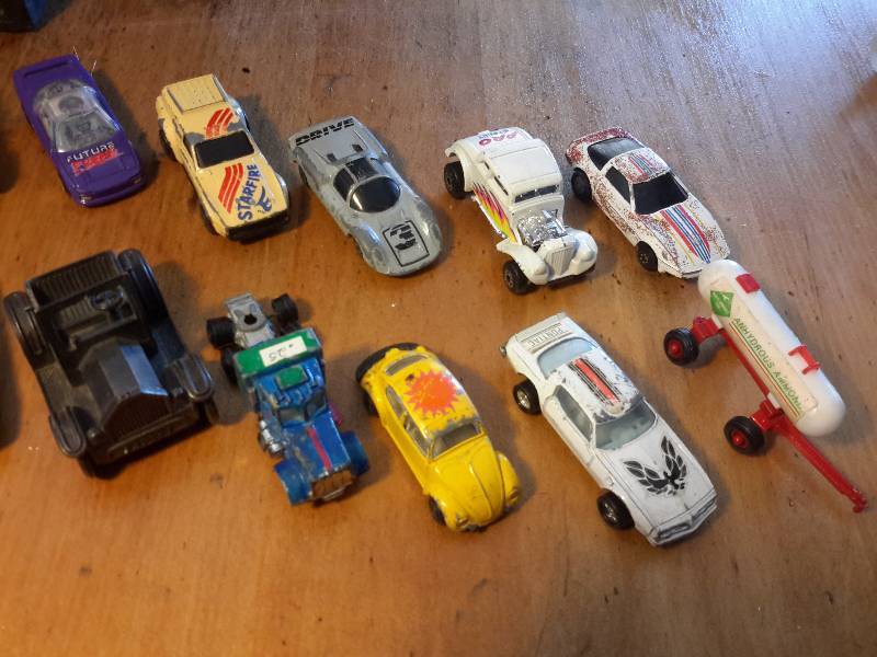Misc. Hotwheels and other Cars.. see closeups