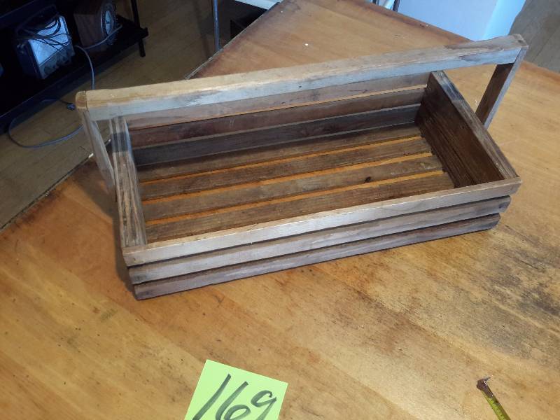 Wood hand basket
