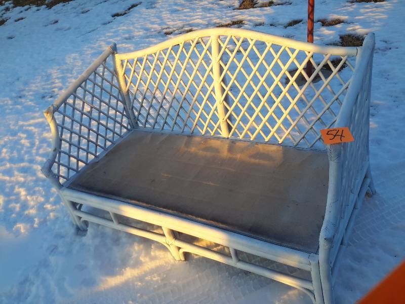 Wicker Love seat.. No cushion