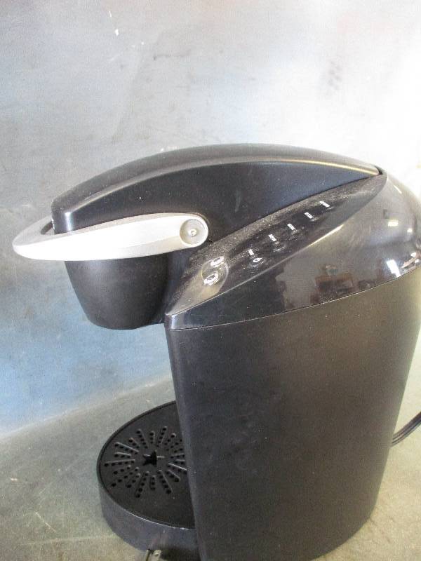 lot 20 image: Keurig Coffee Maker