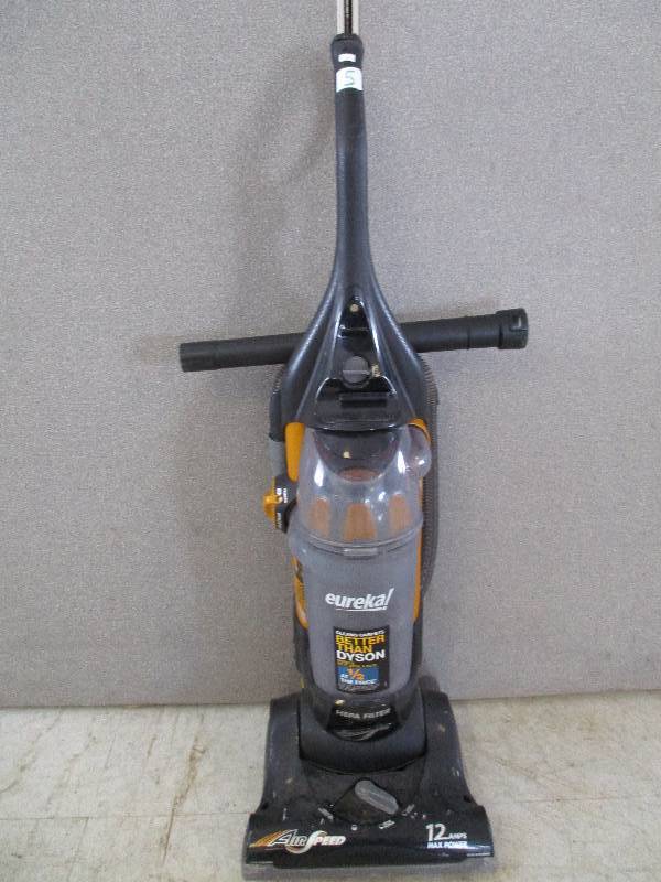 lot 5 image: Eureka Vacuum