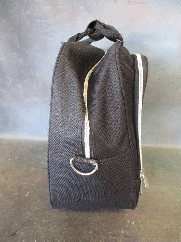lot 17 image: Leisure International carry-on Bag