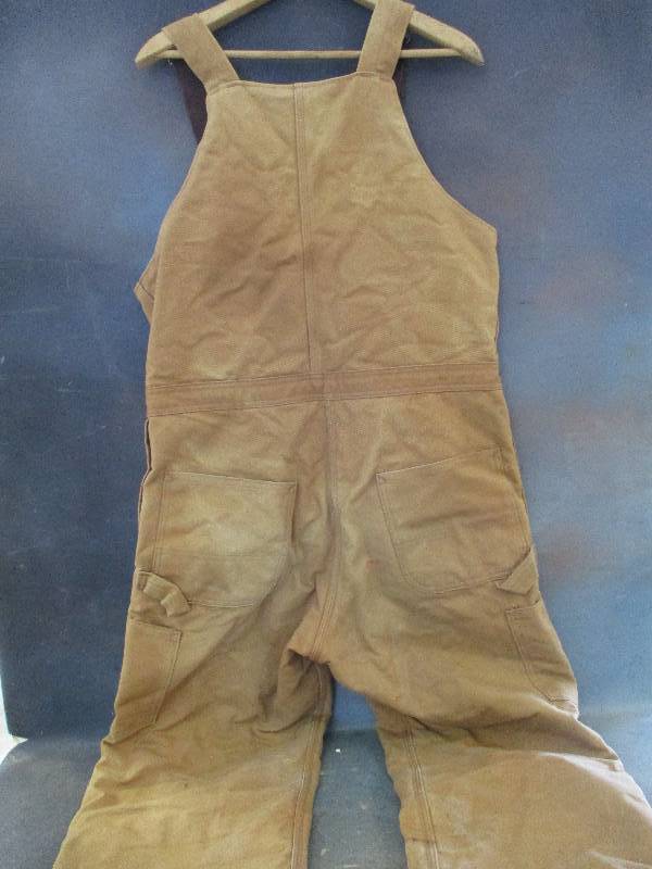 lot 32 image: Carhartt Bib-coverals