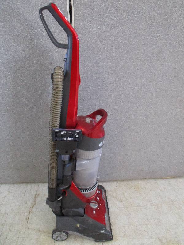 lot 42 image: Hoover Vacuum