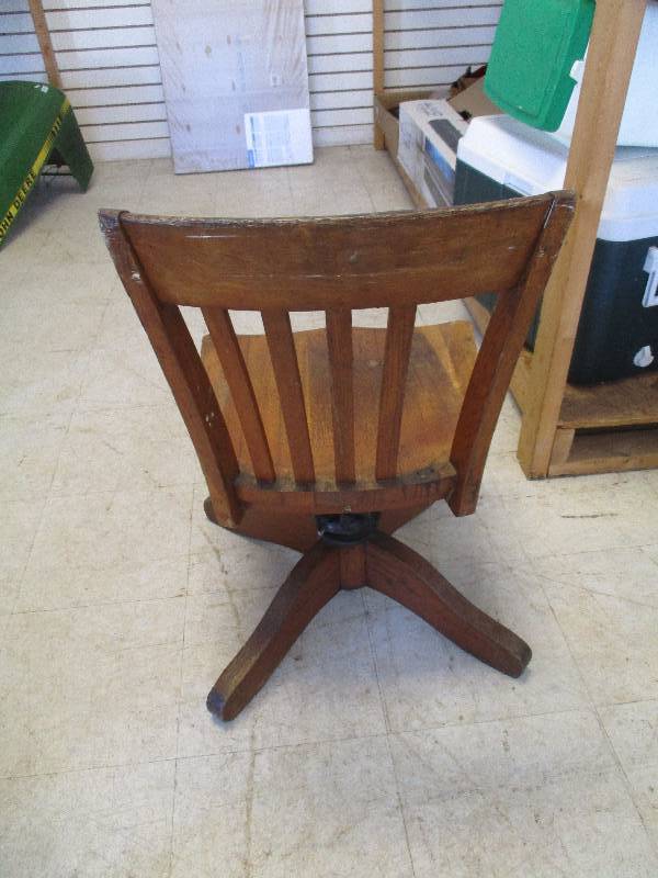 lot 45 image: Antique Office Chair