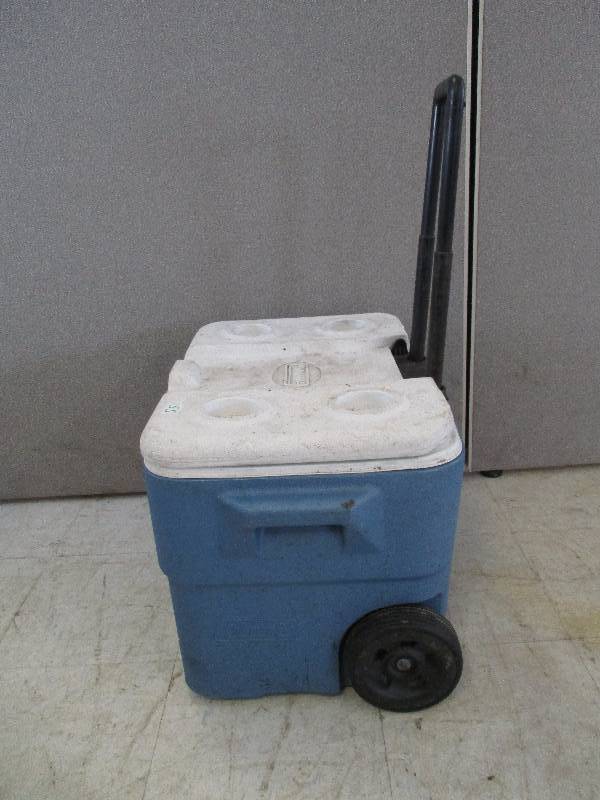 lot 55 image: Coleman  Xtreme Cooler with Wheels