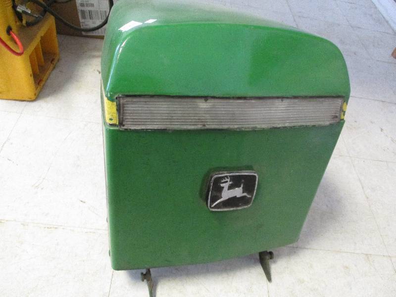 lot 69 image: John Deer Lawn mower Hood