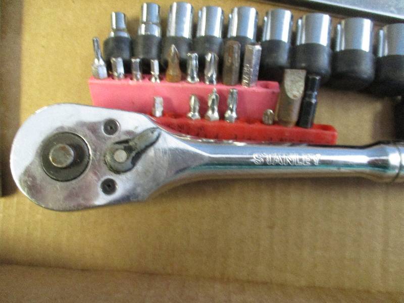 lot 73 image: Ratchet and sockets