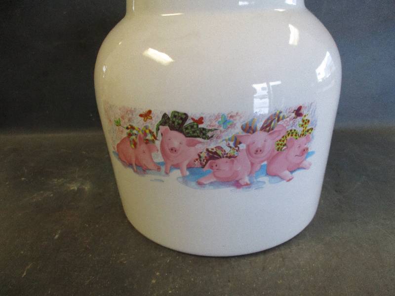 lot 78 image: Stoneware Water bottle Stand
