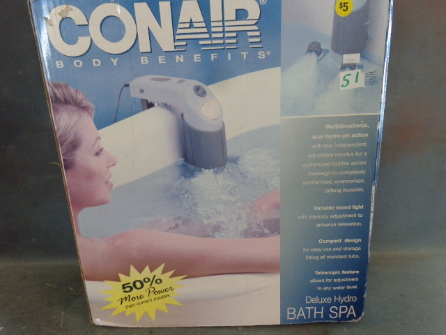 lot 51 image: Conair Bath Spa