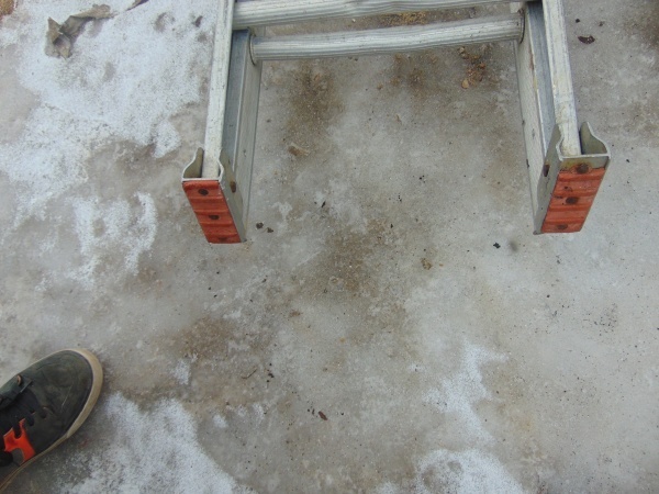 lot 150 image: Aluminum Extension Ladder