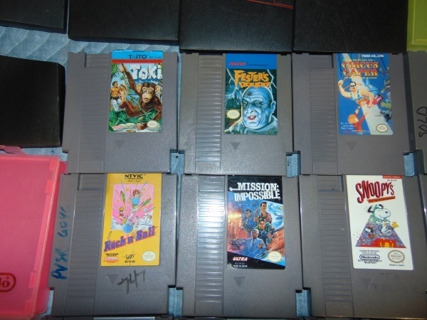 lot 142 image: Large Lot of Nintendo NES Games