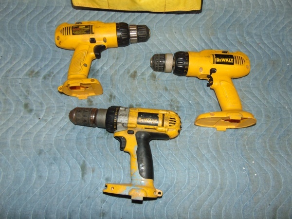 lot 126 image: (3) Dewalt Drills With Bag
