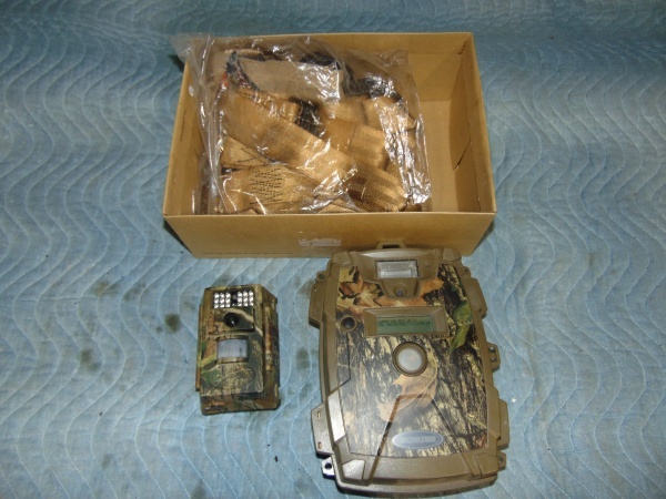 lot 115 image: (2) Game Cameras and Tree Stand Harness