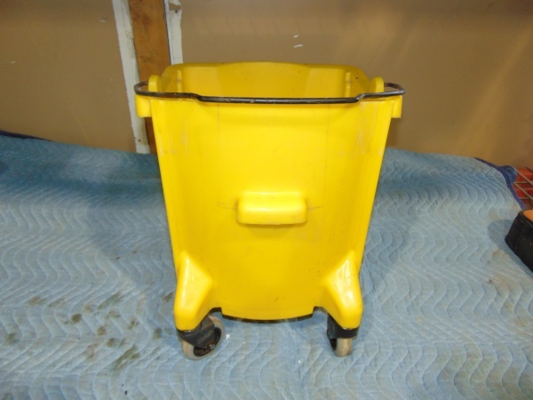 lot 110 image: Mop Bucket on Wheels