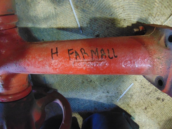 lot 97 image: H Farmall Front End With Hubs and Rims