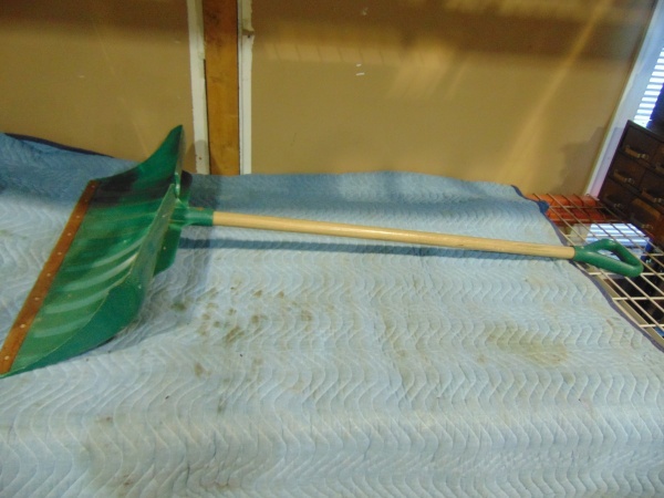 lot 90 image: (1) Snow Shovel and (1) Snow Roof Rake