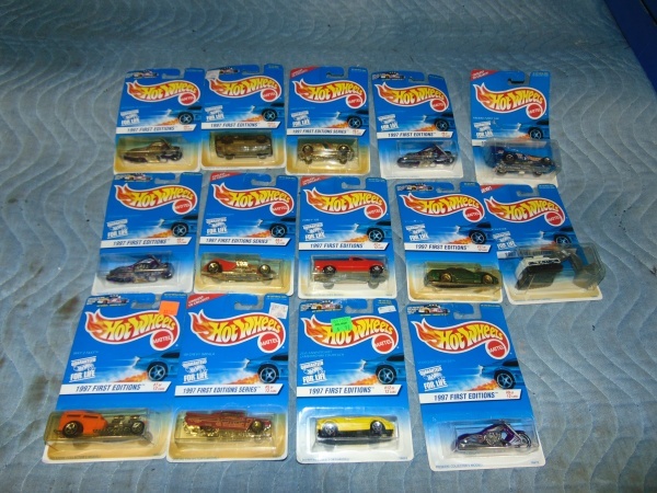lot 57 image: (14) 1997 Hot Wheels 1st Edition