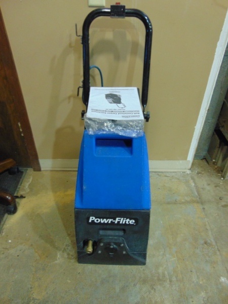 lot 52 image: Power-Flite Commercial Carpet Cleaner