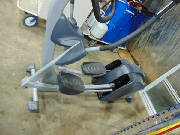 lot 44 image: Nautilus Eliptical Machine