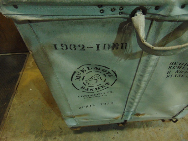 lot 38 image: Vintage Laundry Basket on Wheels