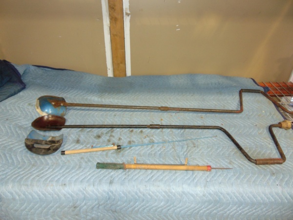spoon ice auger
