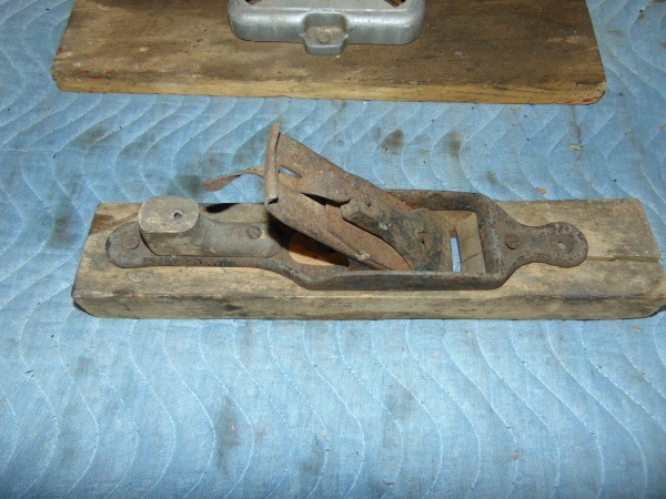 lot 30 image: (1) Craftsman Drill Press Stand and (1) Hand Wood Planer