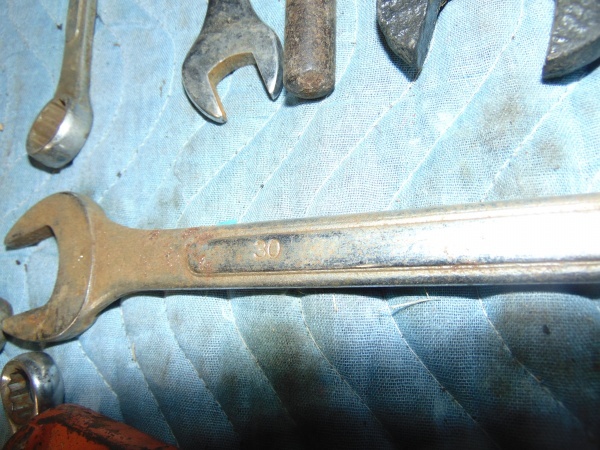 lot 25 image: Lot of Metric Tools
