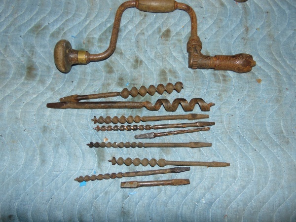 lot 24 image: Manual Drill with Bits and Gravity Gas Nozzle