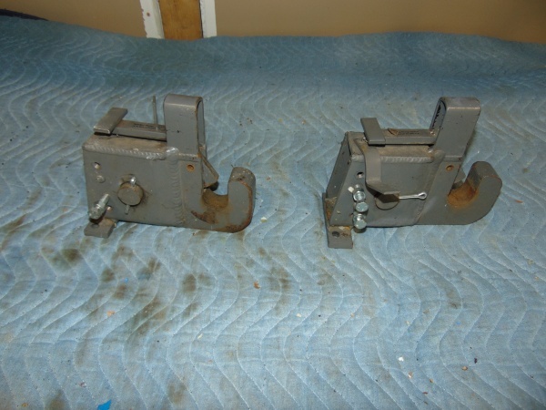 lot 9 image: Pair of Quick Hitches for Category 2 Tractor