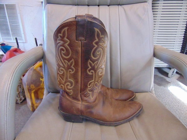 lot 171 image: Justin Leather Cowboy Boots